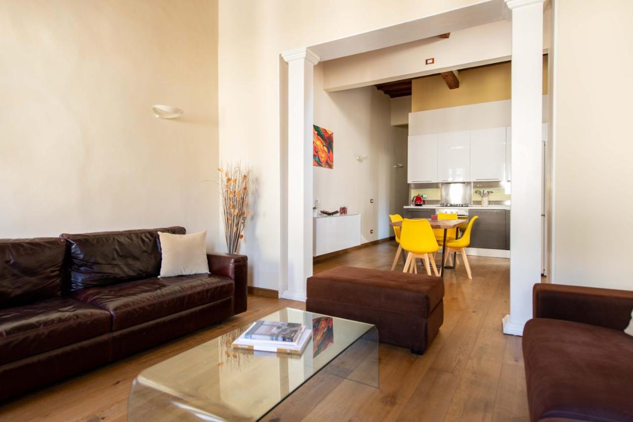 Modern, Bright Near Boboli Gardens & Santo Spirito - Homeunity Apartamento Florencia