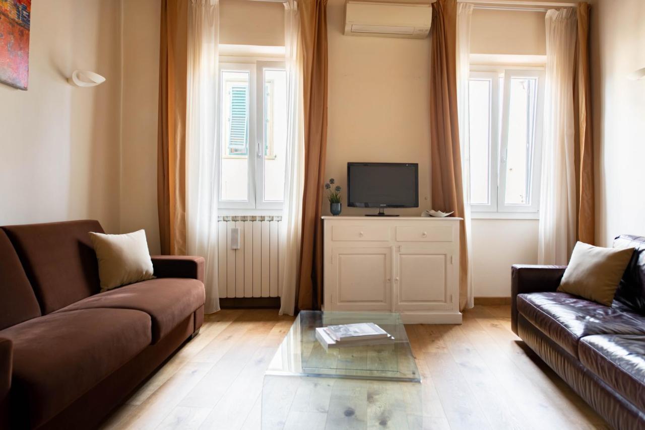 Modern, Bright Near Boboli Gardens & Santo Spirito - Homeunity Apartamento Florencia